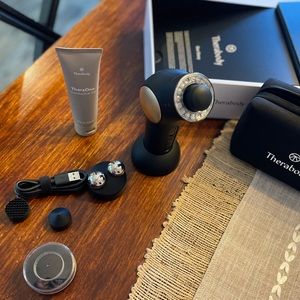 Therabody Theraface micro current/red light/blue light/massager